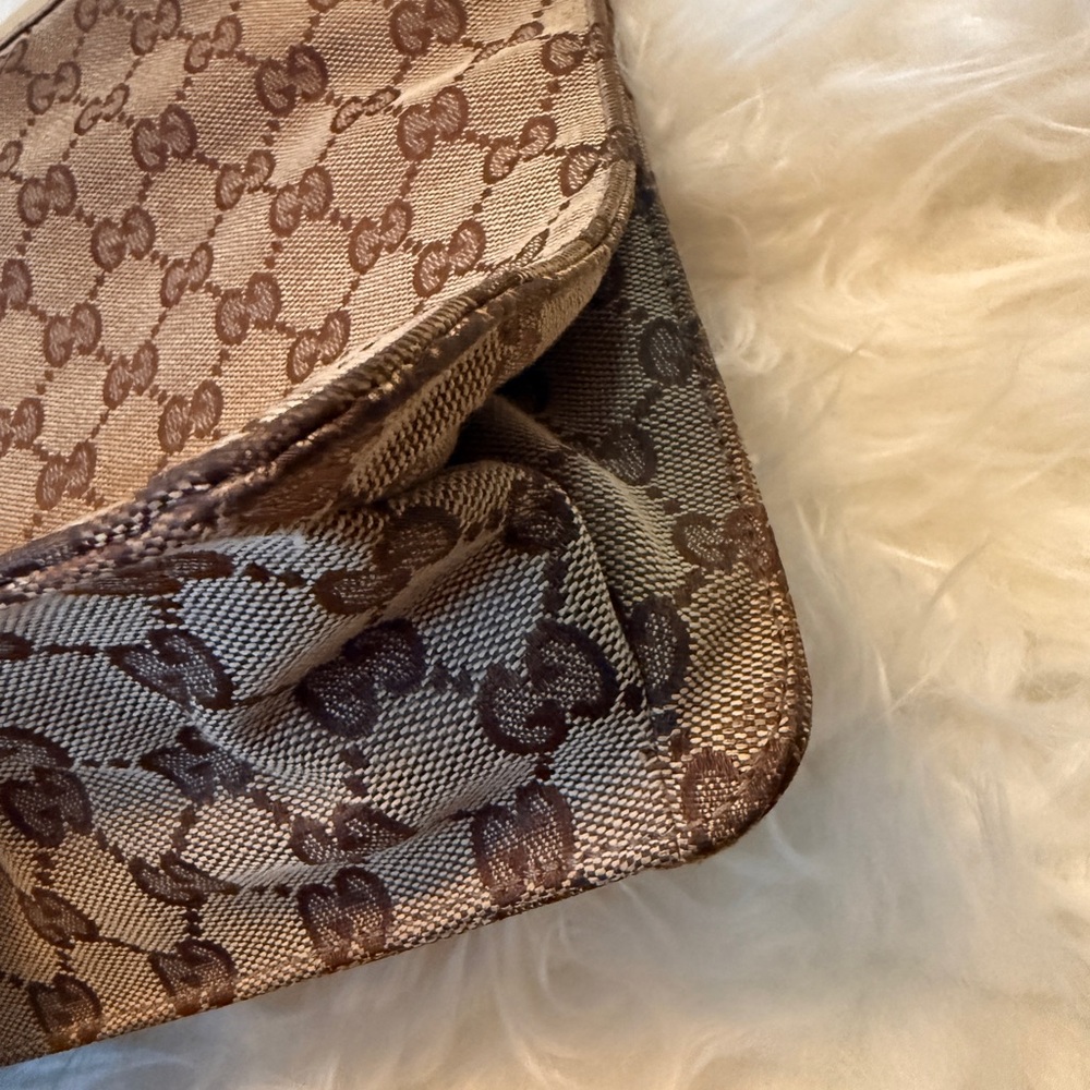 Gucci Beige Brown Monogram Crossbody Bag with Gold Hardware - Picture 7 of 13